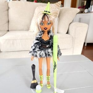 MGA Bratz Bratzillaz Sashabella Paws Magic Night Out Witches Doll Sasha